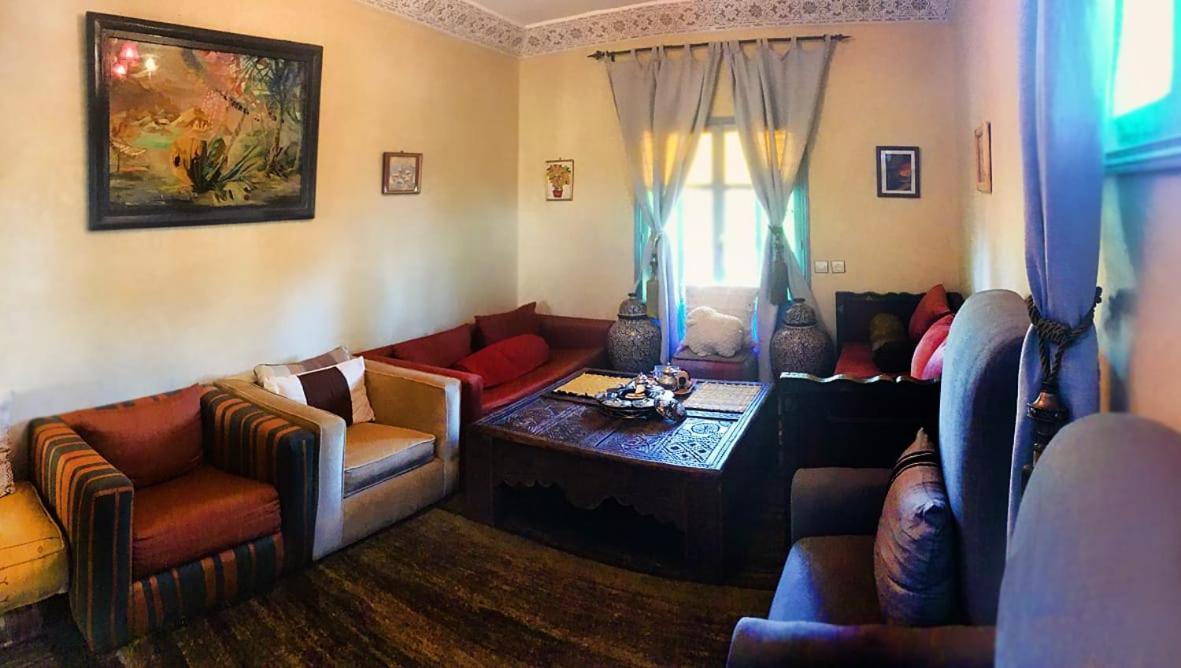 Le Petit Jardin Bed & Breakfast Демнат Екстериор снимка