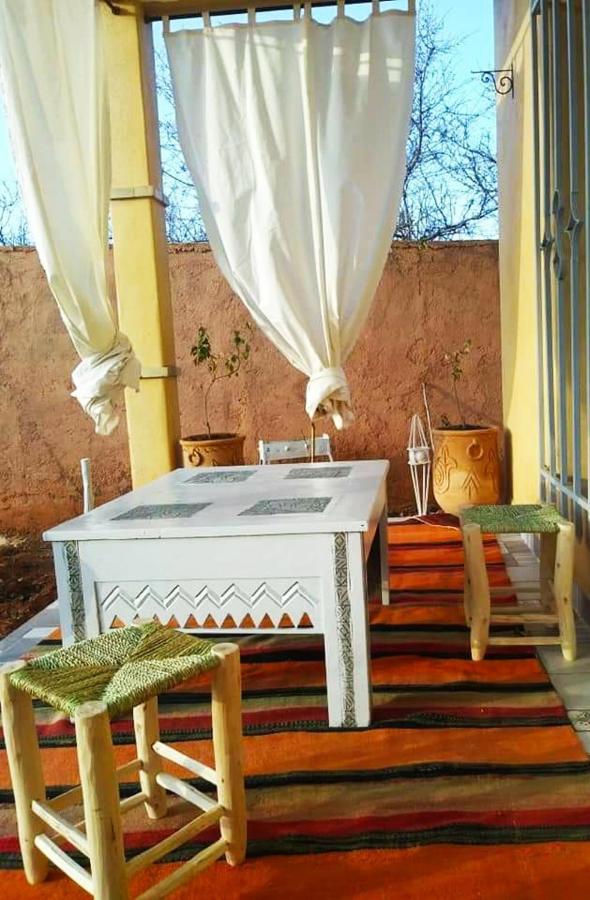 Le Petit Jardin Bed & Breakfast Демнат Екстериор снимка