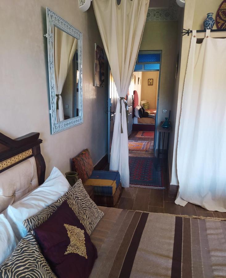 Le Petit Jardin Bed & Breakfast Демнат Екстериор снимка