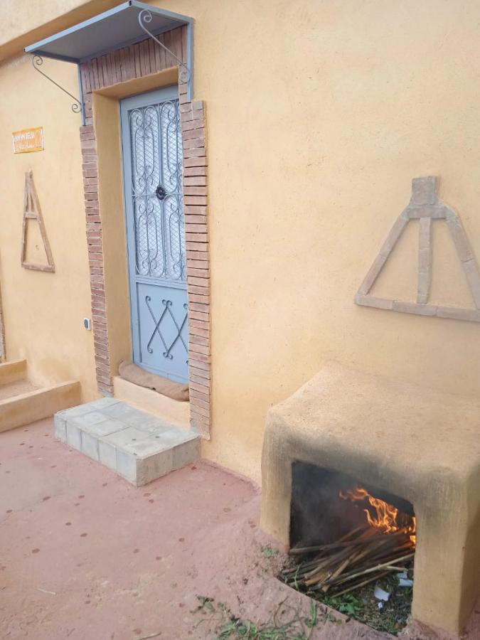 Le Petit Jardin Bed & Breakfast Демнат Екстериор снимка