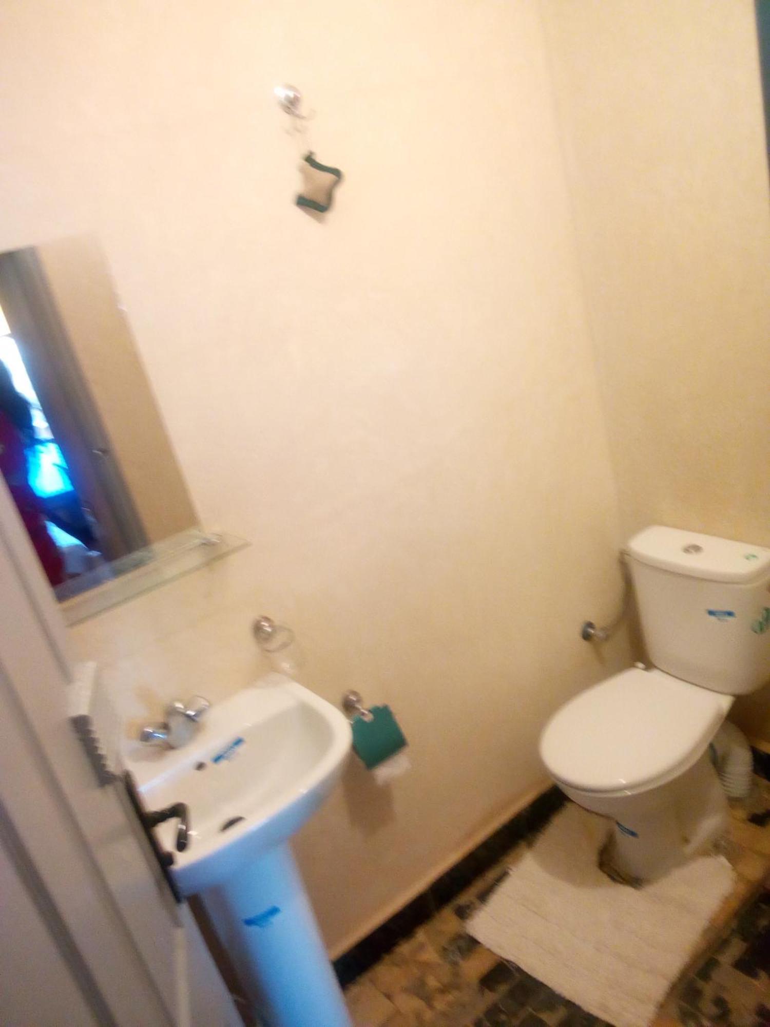 Le Petit Jardin Bed & Breakfast Демнат Стая снимка